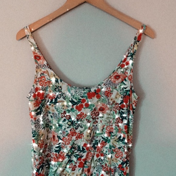 Tops - Picture 3 of 16